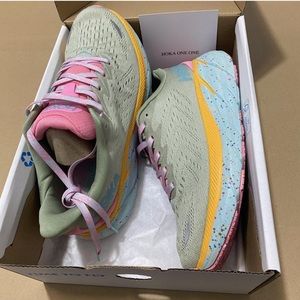 Women’s Hoka Clifton 8